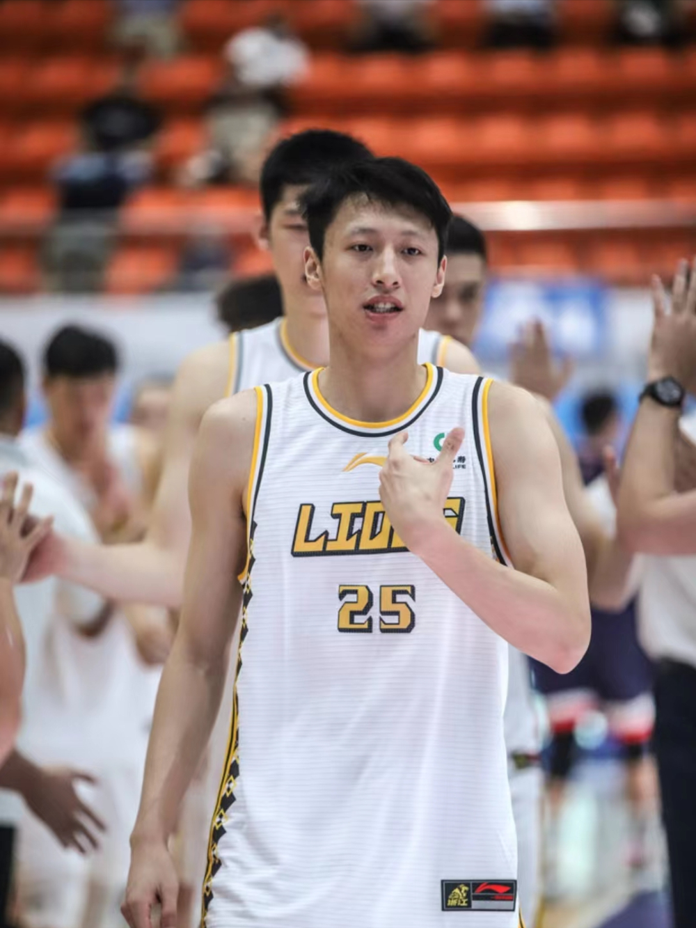 葡超赛程吃紧；广厦男篮今晨迎来里程碑；悬念犹存；球探报告显示潜力的简单介绍