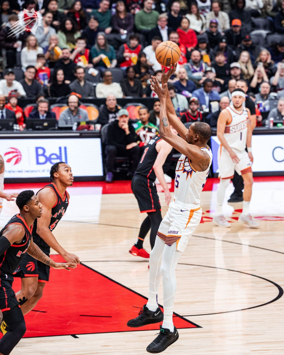 雷竞技官方赛地聚焦——NBA常规赛清晨热度飙升，圣安东尼奥马刺豪取连胜，管理层满意，赛程密集仍需轮换的简单介绍