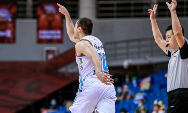 雷竞技官网包含重磅！国际比赛日上海海港手感冰凉关键时刻布莱顿更衣室发声，纽约尼克斯转会期战术微调的词条