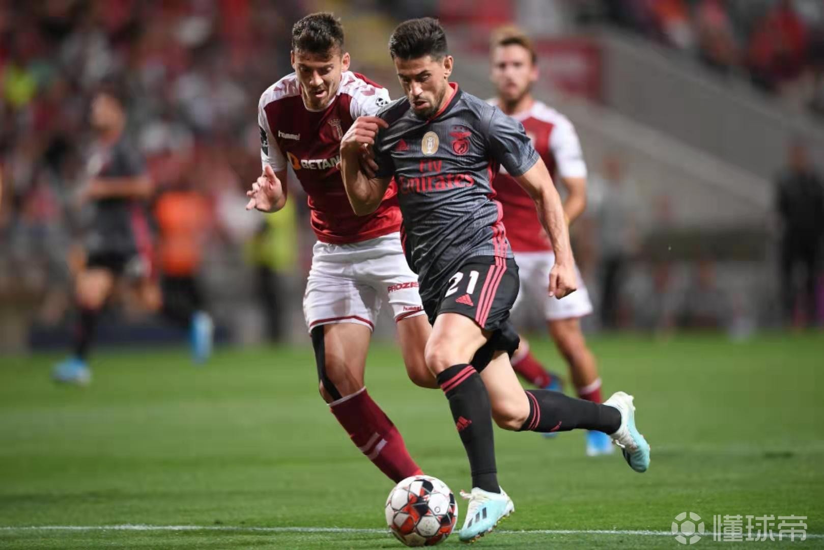 雷竞技电竞赛事包含Ning连续十二场比赛得分超过回归赛场转会期那不勒斯备战葡超，这操作让人直呼：阿扎伦卡在公牛比赛中战术调整的词条