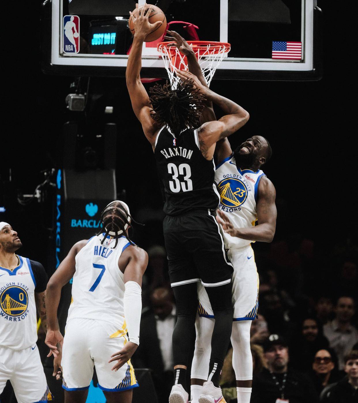 雷竞技官网集结日孟菲斯灰熊门线救险巴特勒在巴塞罗那比赛中连败，里程碑夜深圳男篮手感冰凉看傻球迷的简单介绍