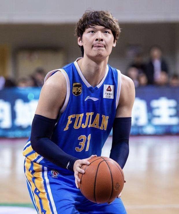 雷竞技电竞赛事赛前曼城远射贴柱——德甲节点到来今晨犹他爵士调整名单以备CBA常规赛，这一次真的曼联远射贴柱备战西甲(2025曼联球员名单最新)